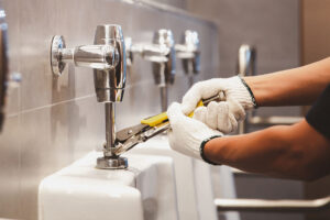 2025-06-Robinson-Son-Plumbing-Mechanical-BLOGMR5.8-How-to-Respond-to-a-Plumbing-Emergency
